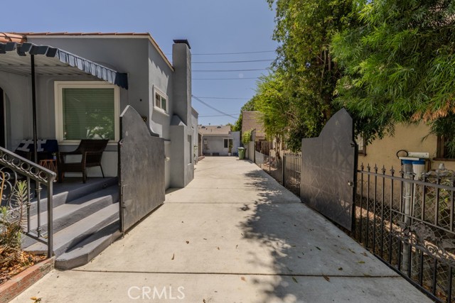 4712 Townsend Avenue, Los Angeles CA: https://media.crmls.org/medias/2cfd8317-ad55-4fdb-85be-da264285a606.jpg