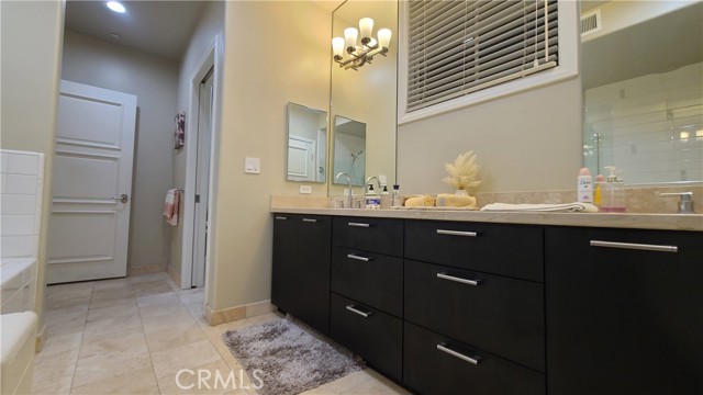 Detail Gallery Image 15 of 23 For 311 Caruso Ave, Glendale,  CA 91210 - 2 Beds | 2 Baths