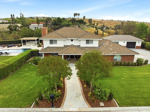 Detail Gallery Image 4 of 75 For 1956 Middle Creek, Riverside,  CA 92506 - 5 Beds | 4/1 Baths