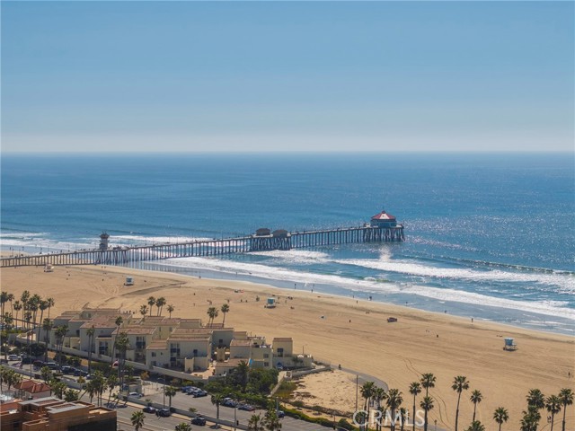 Detail Gallery Image 43 of 49 For 116 11th St, Huntington Beach,  CA 92648 - 3 Beds | 3/1 Baths