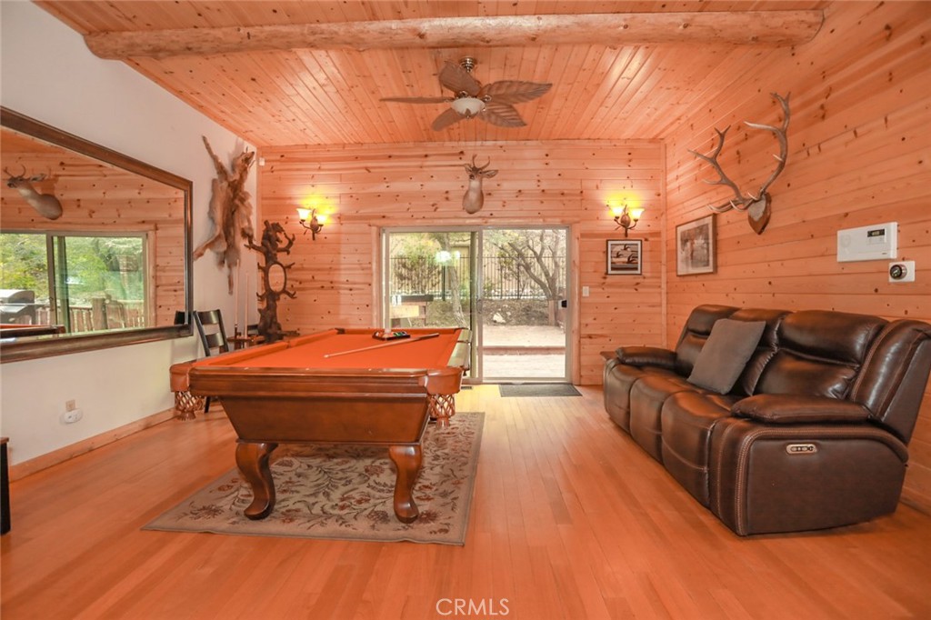 https://media.crmls.org/medias/2cff259b-a62f-4672-92f5-06a9a3f3a7d8.jpg?preset=X-Large