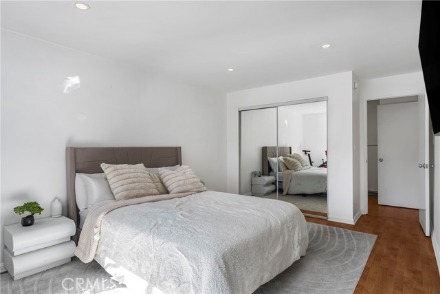 Detail Gallery Image 13 of 17 For 18530 Hatteras St #213,  Tarzana,  CA 91356 - 2 Beds | 2 Baths