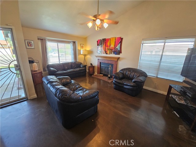 Image 14 of 35 For 27075 Rio Vista Drive