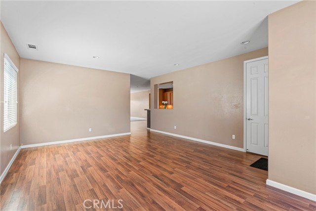 13275 Lone Pine Court, Hesperia CA: https://media.crmls.org/medias/2d0037f7-c936-4e4d-bb2d-ad36edea1fc9.jpg