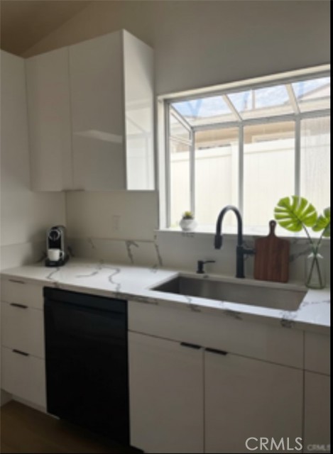 6908 Willowtree Drive, Rancho Palos Verdes CA: https://media.crmls.org/medias/2d005105-654b-4888-b6a9-92175bf553c7.jpg
