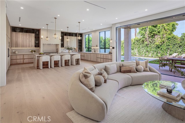 Detail Gallery Image 3 of 34 For 4830 Valjean Ave, Encino,  CA 91436 - 5 Beds | 5/1 Baths