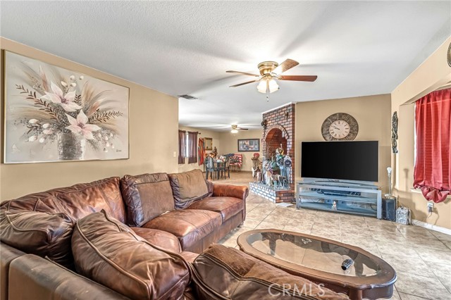Detail Gallery Image 6 of 25 For 30550 Avenue 20 1/2, Madera,  CA 93638 - 3 Beds | 2 Baths