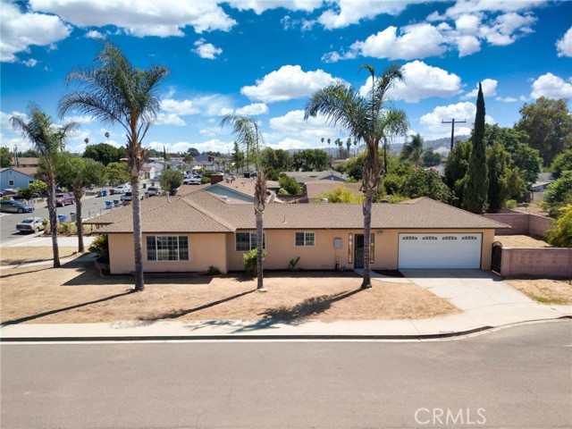 947 Claire Place, Pomona CA: https://media.crmls.org/medias/2d00d34f-e9ce-4e41-b934-fb0424453dd4.jpg