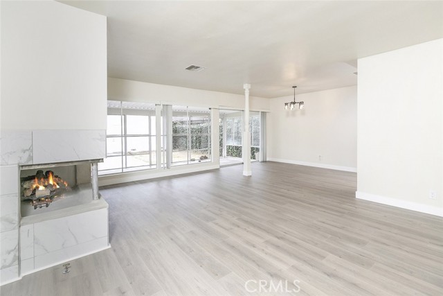 Detail Gallery Image 1 of 19 For 8006 Louise Ave, Northridge,  CA 91325 - 3 Beds | 2 Baths