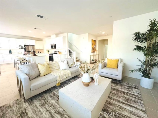 Detail Gallery Image 12 of 51 For 3975 E Fincastle St, Ontario,  CA 91761 - 4 Beds | 3 Baths