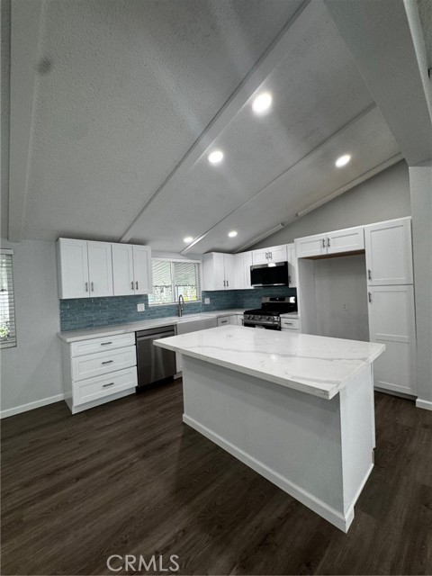 Detail Gallery Image 5 of 30 For 21214 Seep Willow Way #273,  Canyon Country,  CA 91351 - 2 Beds | 2 Baths