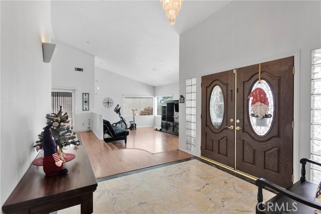 Detail Gallery Image 6 of 62 For 12546 Autumn Leaves Ave, Victorville,  CA 92395 - 5 Beds | 3/1 Baths