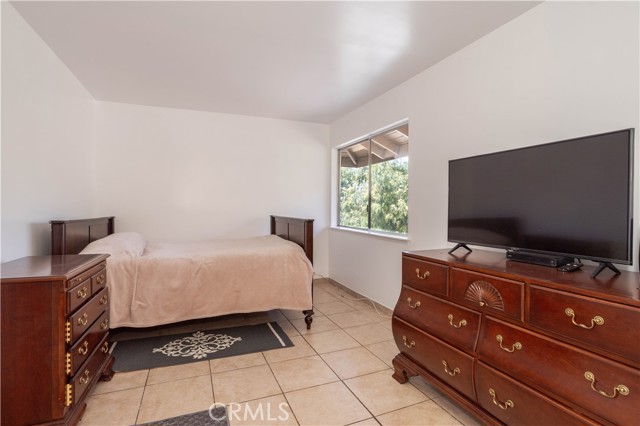 Detail Gallery Image 17 of 27 For 27852 Rosamond, Canyon Country,  CA 91351 - 4 Beds | 2 Baths