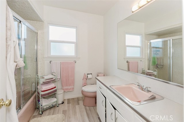 Detail Gallery Image 15 of 32 For 15439 Hart St, Van Nuys,  CA 91406 - 2 Beds | 2 Baths