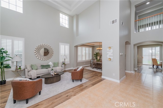 Detail Gallery Image 2 of 38 For 14236 Pointer Loop, Corona,  CA 92880 - 5 Beds | 4 Baths