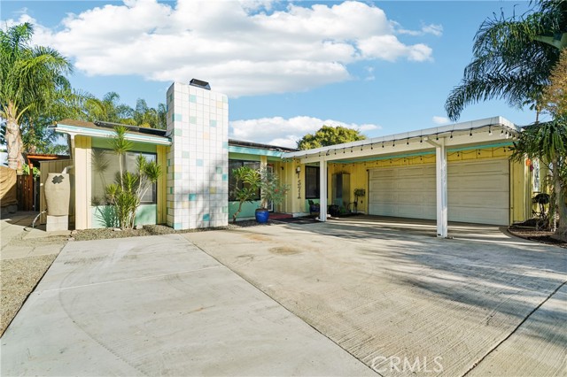 Detail Gallery Image 2 of 37 For 571 Oriole, Corona,  CA 92879 - 4 Beds | 2 Baths