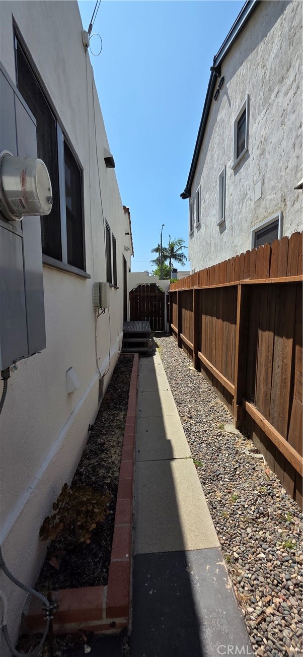 Detail Gallery Image 29 of 35 For 225 Saint Joseph Ave, Long Beach,  CA 90803 - 2 Beds | 1 Baths