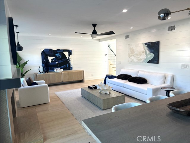 2316 La Linda Place, Newport Beach CA: https://media.crmls.org/medias/2d0534cd-b1a1-4310-a797-f8580c99dcfc.jpg