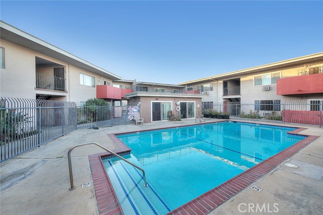 Detail Gallery Image 3 of 39 For 5021 Atlantic Ave #27,  Long Beach,  CA 90805 - 2 Beds | 1 Baths