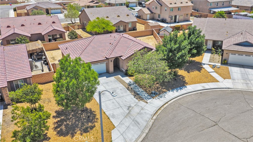 https://media.crmls.org/medias/2d0647fb-c518-4800-b78b-12af8dc99c10.jpg?preset=X-Large