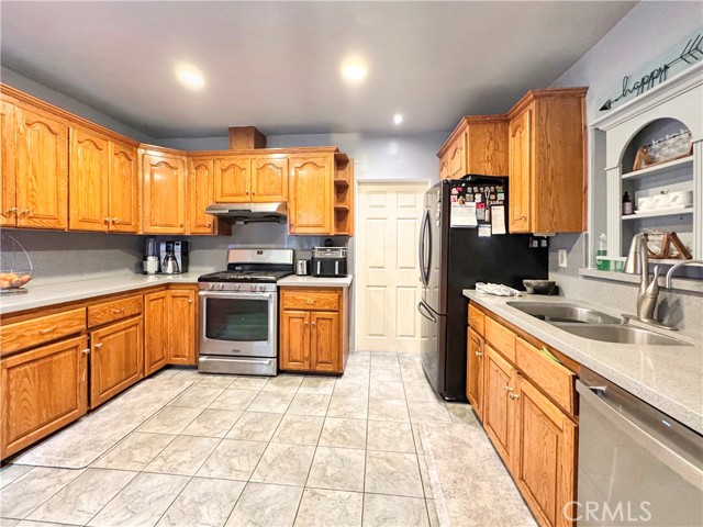 Detail Gallery Image 8 of 48 For 6266 Western, Whittier,  CA 90601 - 5 Beds | 3 Baths