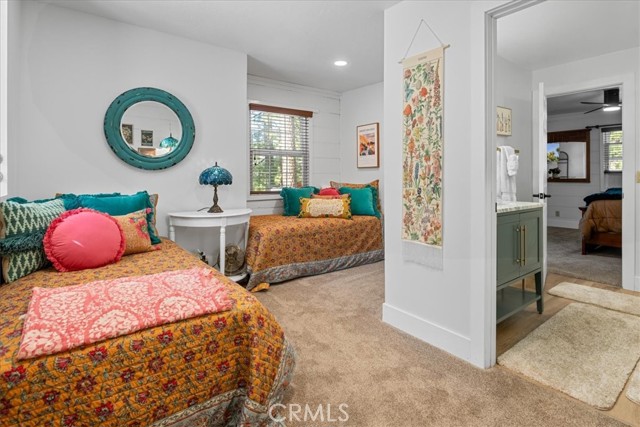 Detail Gallery Image 25 of 52 For 42425 Fox Farm Rd, Big Bear Lake,  CA 92315 - 2 Beds | 1 Baths
