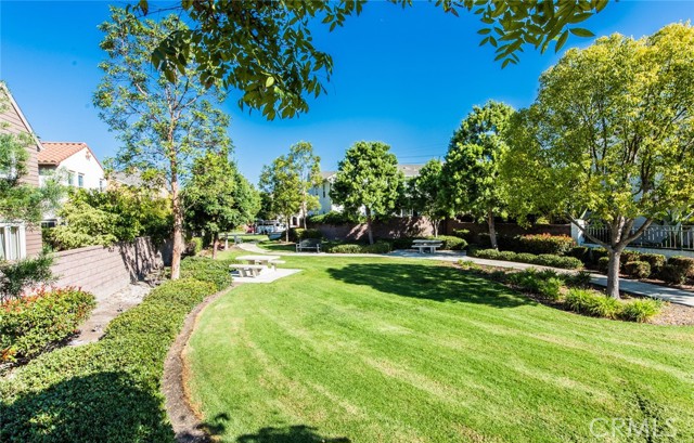 98 Hinterland Way, Ladera Ranch CA: https://media.crmls.org/medias/2d081ab6-e59a-475b-9d39-aa9872bf0ca8.jpg