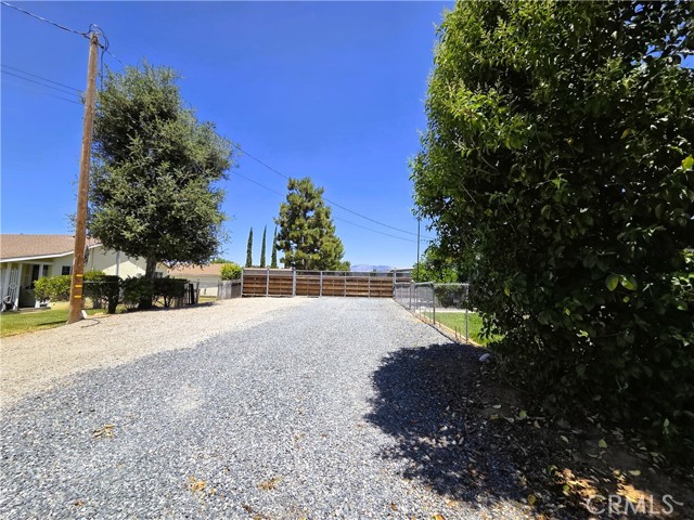 34796 Wildwood Canyon Road, Yucaipa CA: https://media.crmls.org/medias/2d0862d9-b158-43ea-8001-fbc3eaa23d7d.jpg