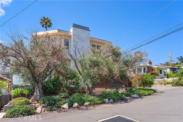 Detail Gallery Image 4 of 40 For 31685 3rd Ave, Laguna Beach,  CA 92651 - 2 Beds | 2 Baths