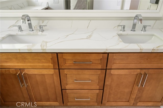2815 Blue Water Drive, Corona del Mar CA: https://media.crmls.org/medias/2d0ab85b-6de9-4277-a87f-4accd3f4b2f7.jpg