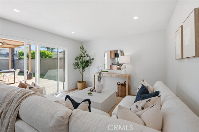 Detail Gallery Image 9 of 45 For 2319 N Hathaway St, Santa Ana,  CA 92705 - 4 Beds | 2 Baths