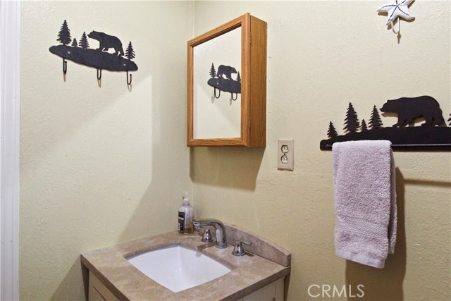 Detail Gallery Image 21 of 25 For 813 Lark Trl, Big Bear Lake,  CA 92315 - 2 Beds | 1 Baths