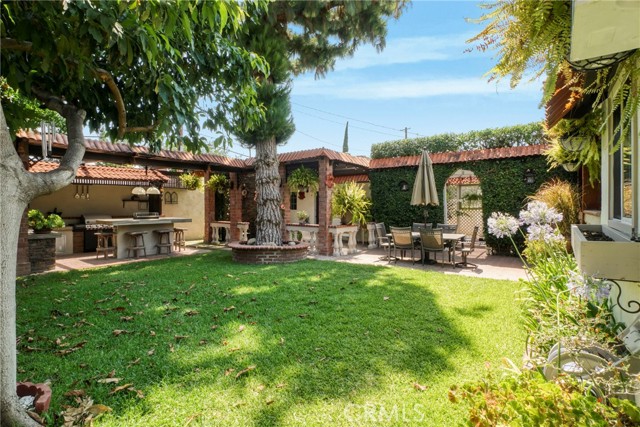 Detail Gallery Image 38 of 59 For 19120 Hartland St, Reseda,  CA 91335 - 5 Beds | 3 Baths