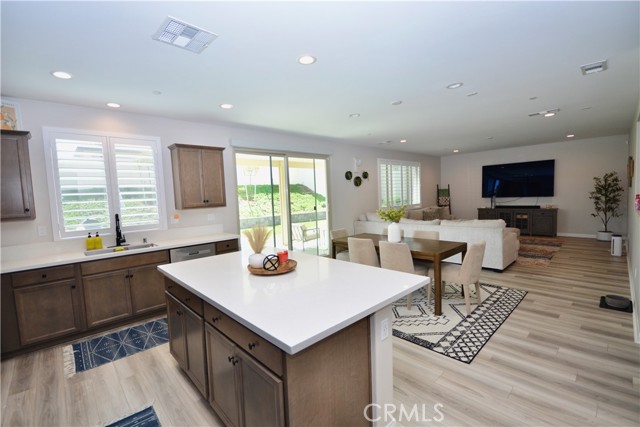 Detail Gallery Image 9 of 30 For 25377 Circle Stone Dr, Menifee,  CA 92586 - 5 Beds | 3/1 Baths