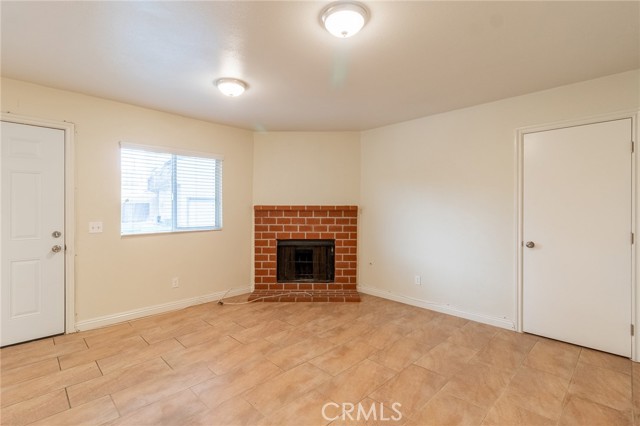 Detail Gallery Image 4 of 18 For 1251 S Meadow Ln #143,  Colton,  CA 92324 - 2 Beds | 2 Baths