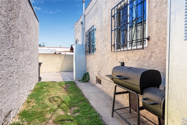 Detail Gallery Image 16 of 31 For 1657 W 67th St #2,  Los Angeles,  CA 90047 - 4 Beds | 2 Baths