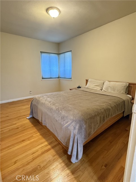 Image 4 of 12 For 913 Acacia Avenue