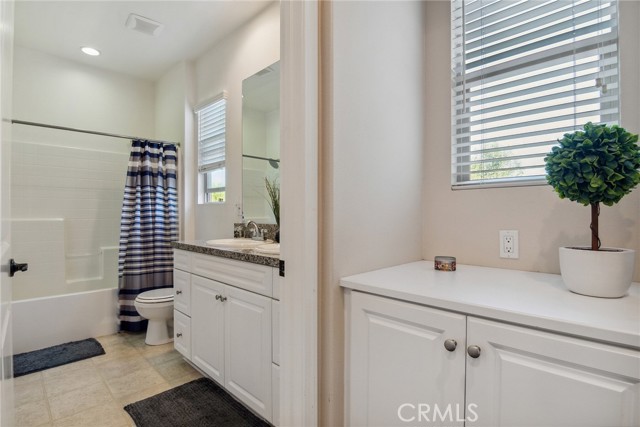 Upstairs hall bathroom