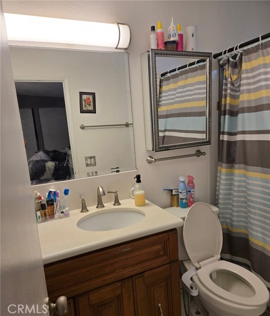 Detail Gallery Image 9 of 11 For 756 N Inglewood, Inglewood,  CA 90302 - 2 Beds | 2 Baths