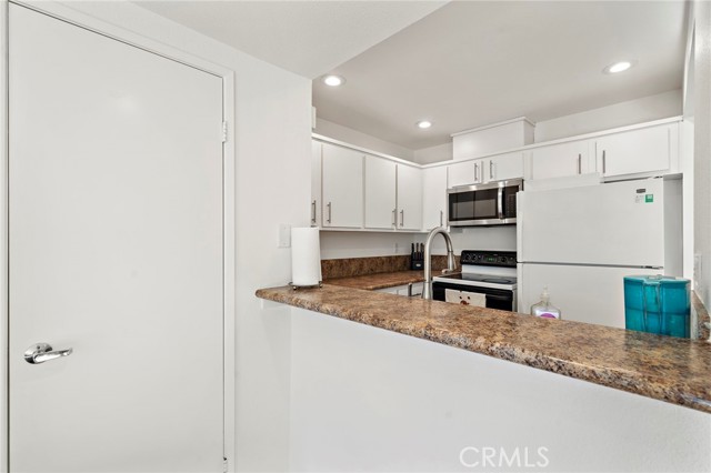 25761 Le Parc, Lake Forest CA: https://media.crmls.org/medias/2d112399-0c12-4b45-befb-f5ad447c0ca8.jpg