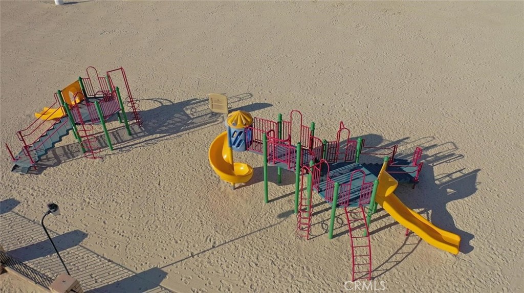 https://media.crmls.org/medias/2d122f4f-b916-4033-9532-02f207a0fa6b.jpg?preset=X-Large