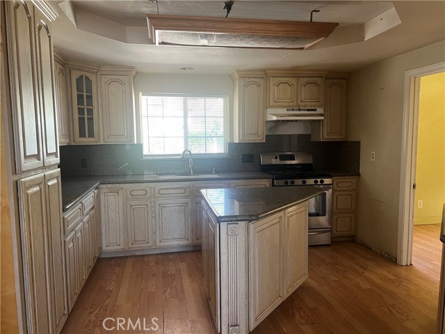 Detail Gallery Image 6 of 17 For 13066 3rd, Chino,  CA 91710 - 2 Beds | 1 Baths