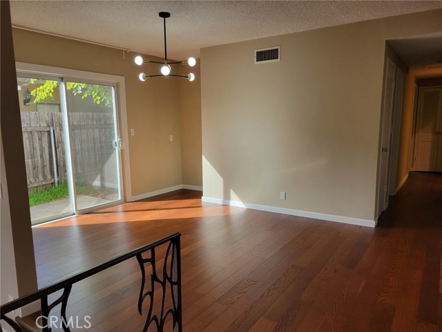 Detail Gallery Image 15 of 22 For 11015 Amigo Ave, Porter Ranch,  CA 91326 - 3 Beds | 2 Baths