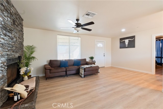 Detail Gallery Image 6 of 20 For 40004 171st, Palmdale,  CA 93591 - 4 Beds | 2 Baths