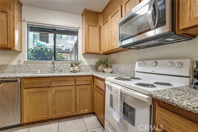 Detail Gallery Image 7 of 24 For 1420 Sherman Ave #5,  Chico,  CA 95926 - 2 Beds | 2 Baths