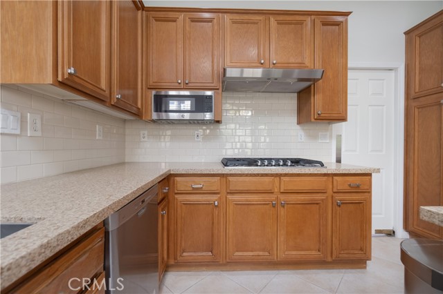 Detail Gallery Image 16 of 53 For 14098 Henderson Dr, Rancho Cucamonga,  CA 91739 - 4 Beds | 2/1 Baths