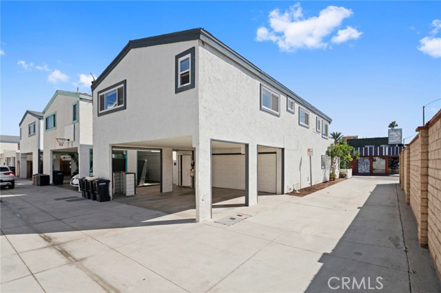 Detail Gallery Image 28 of 32 For 203 Cedar St a & B,  Newport Beach,  CA 92663 - 4 Beds | 3 Baths