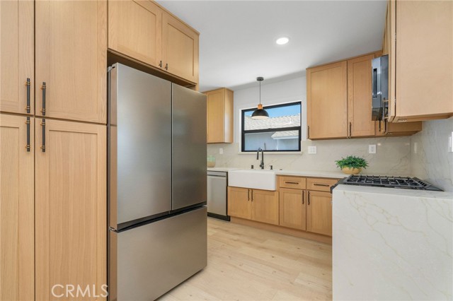 17200 Lanark Street photo 5