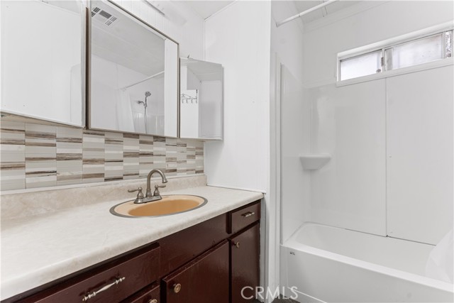 Detail Gallery Image 14 of 22 For 3255 E Avenue R #73,  Palmdale,  CA 93550 - 4 Beds | 2 Baths