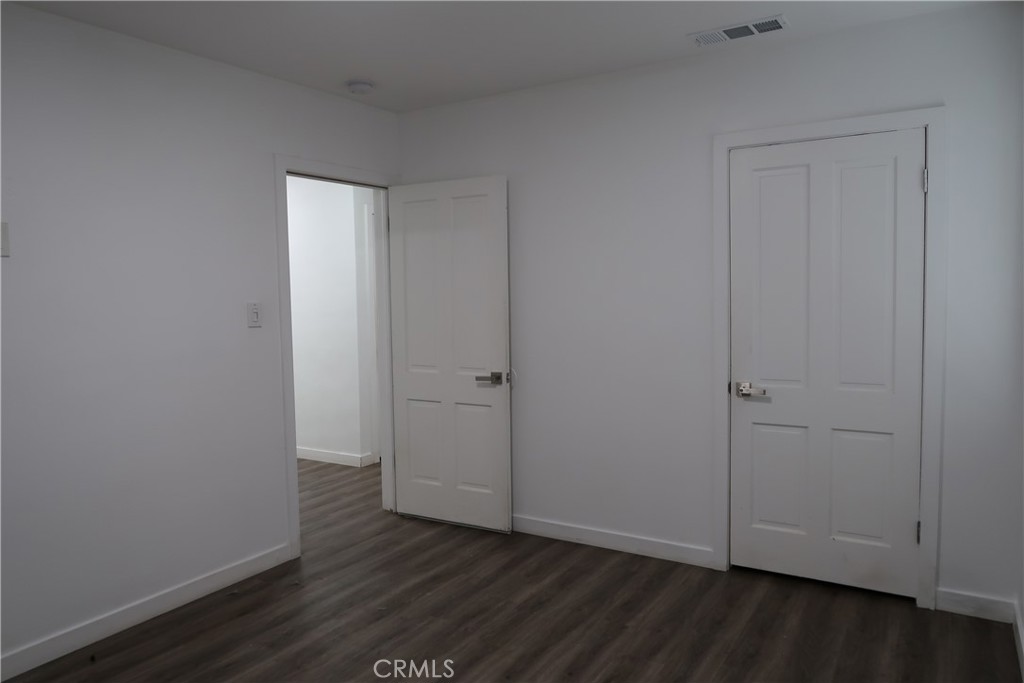 https://media.crmls.org/medias/2d172372-35a8-405c-8ec1-a8f6602e73cd.jpg?preset=X-Large
